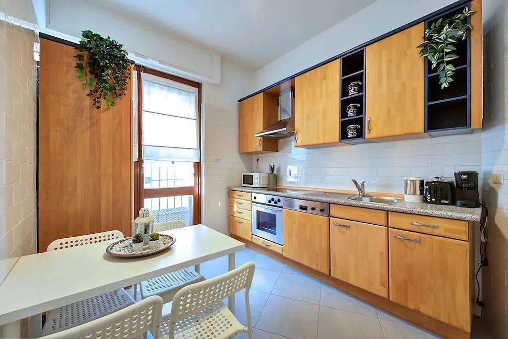 Apartment Appartamento Per Gruppi In Zona Villa Pamphili Rome